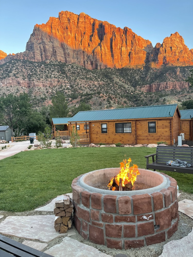 Zion Canyon Cabins 12