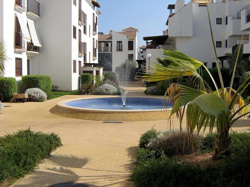 Venavera H21a - 2 Dorm / 1bath Walk to Beach