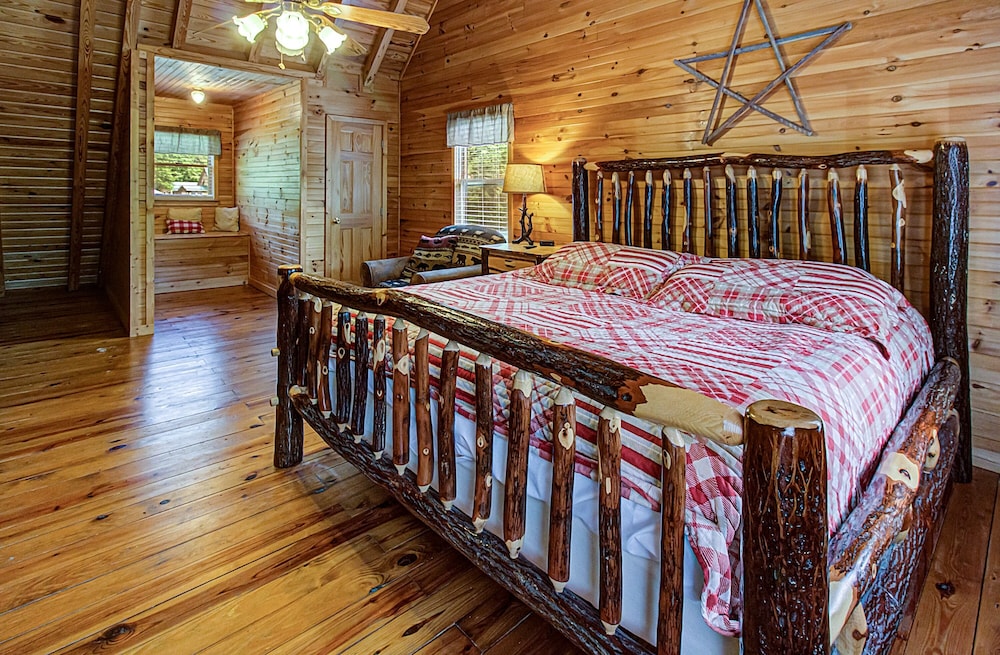Mountain Creek #3584 by Aunt Bug's Cabin Rentals