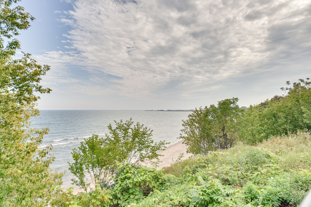 Charming Racine Home - Walk to Lake Michigan! - Property Image 8