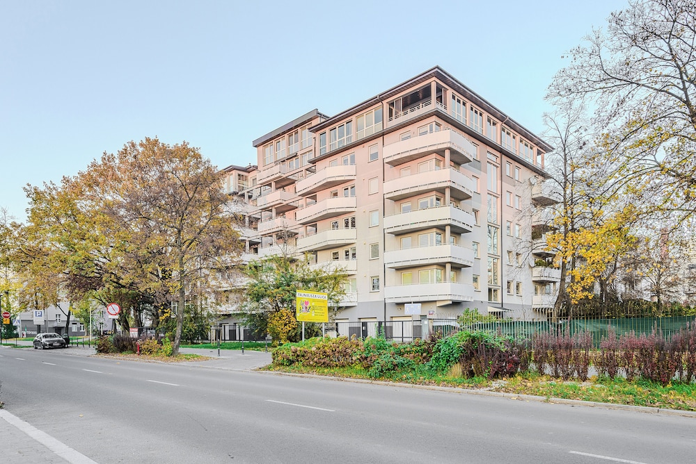 Lumina apart on Sienkiewicza street