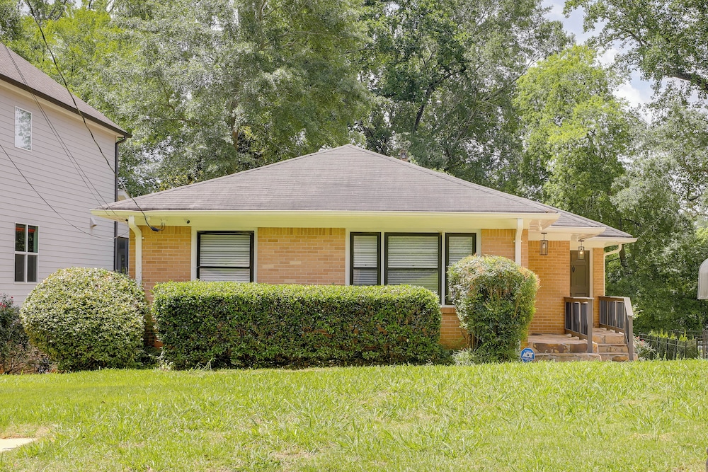 Updated Piedmont Heights Apt - 5 Mi to Dtwn Atl!
