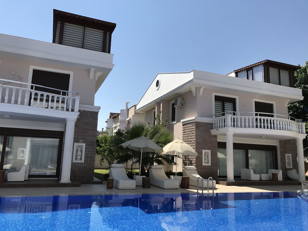 Bamont Villas