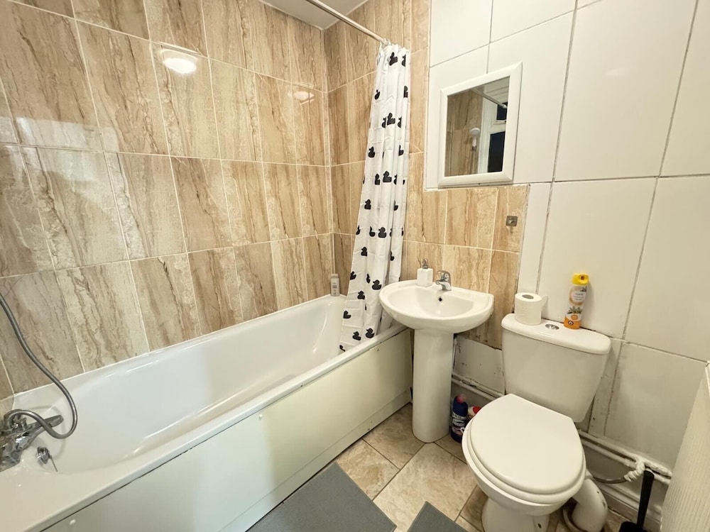 South Croydon - Sleeps 4 - Garden - 85walkingscore