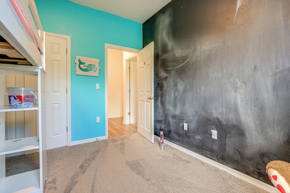 Spacious Home Near Dtwn Psl: Travel Nurses Welcome