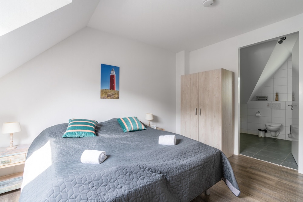 Spacious and Bright 10-person Holiday Villa