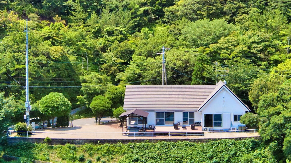 Tsubaki House