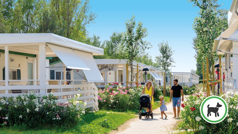 Isamar Holiday Village