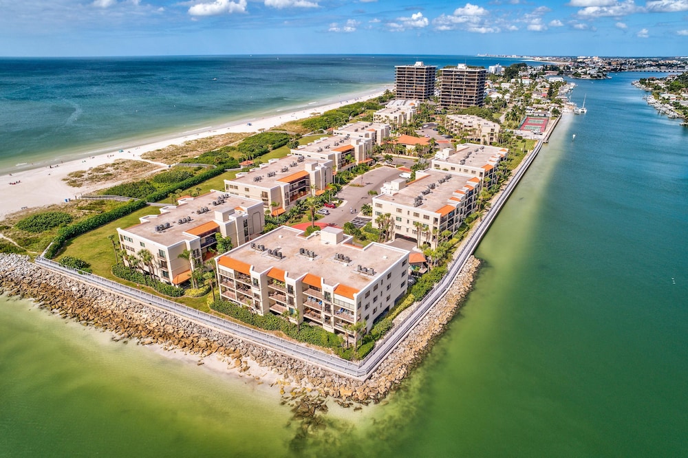 Land's End 11-407 Beach Front - Premier