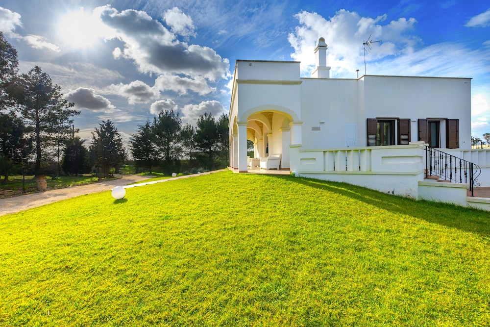 Villa Aura