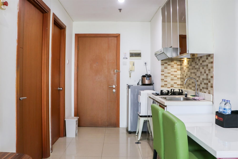 Great Location And Comfy 1Br Apartment Woodland Park Residence