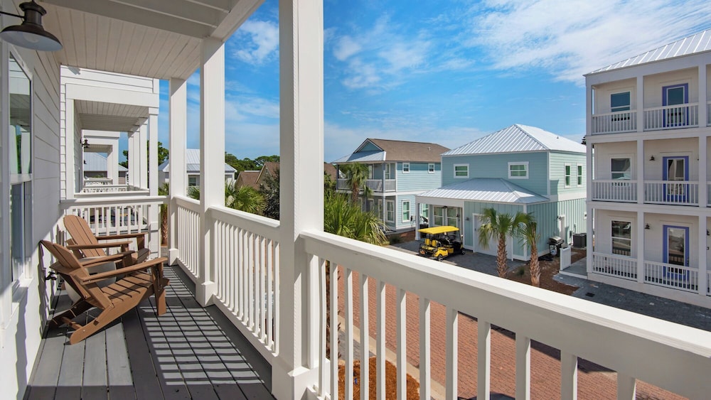 Spacious 4BR With 2 Master Suites, Golf Cart, .3 Miles to Beach - Sleeps 15
