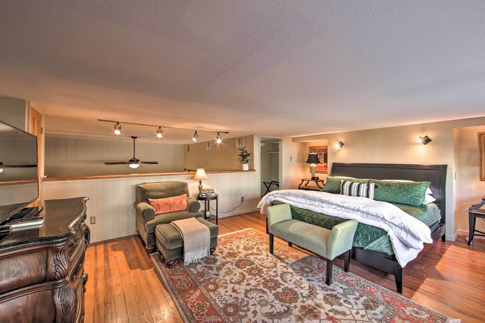 Marshall Vacations - Updated Apartment in Historic Dtwn Marshall! - Property Image 3