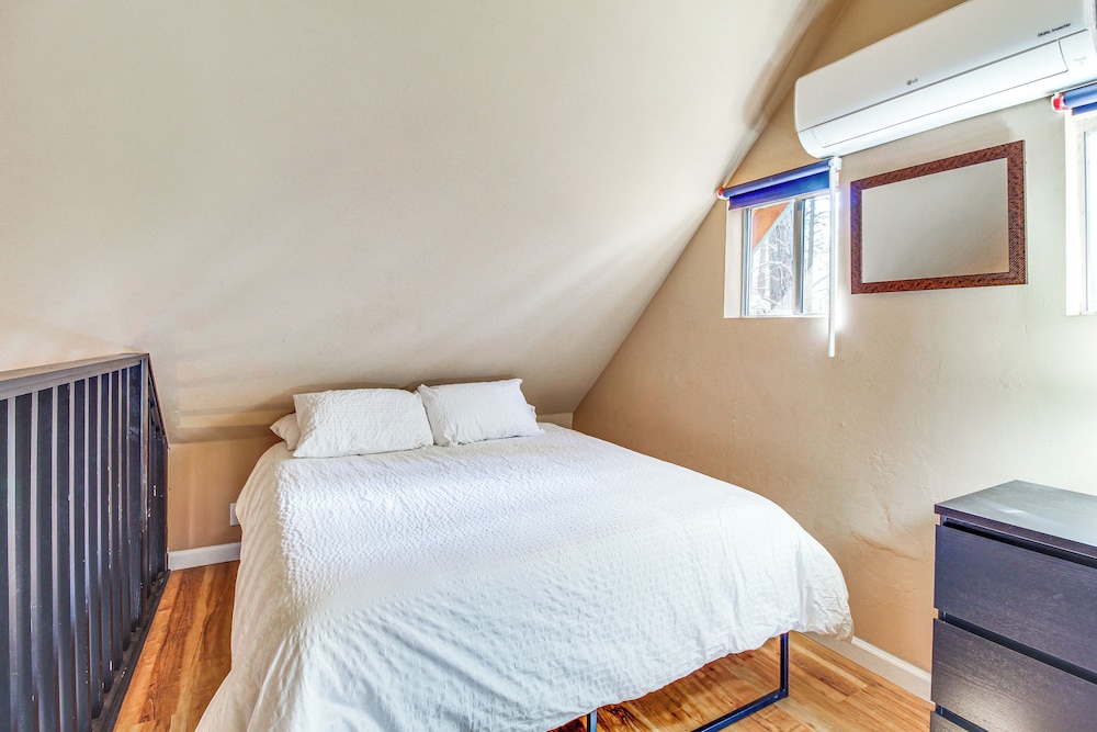 Near Hiking & Golfing: Cabin + Casita in Pinetop!