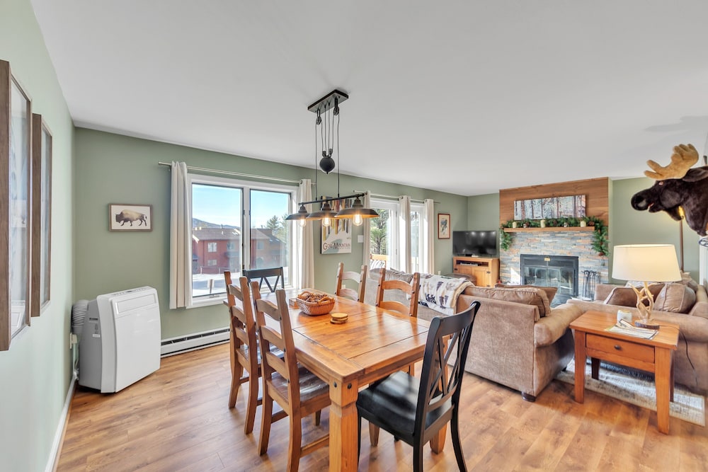 Lies 18n - Cozy & Scenic Mountain Retreat 3 Bedroom Townhouse by The Summit at Gore Mountain