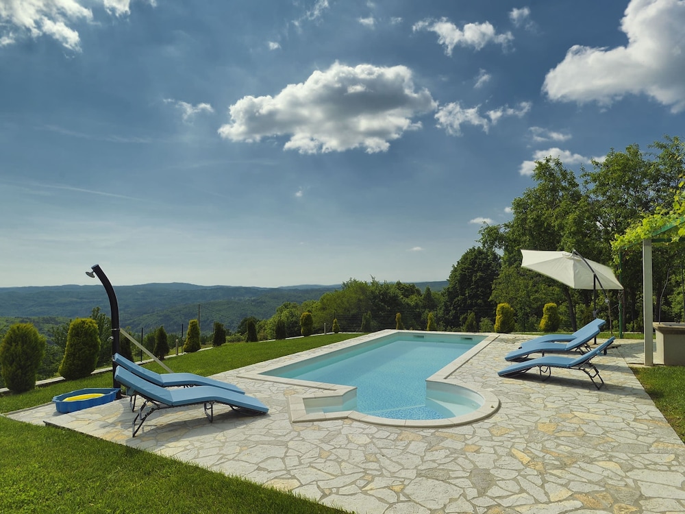 Villa in Lupoglav With Pool Near the Sea view 5
