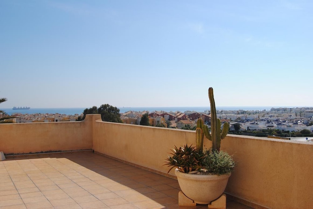Impressive Apartment With Terrace and two Rooms, AC and Pool