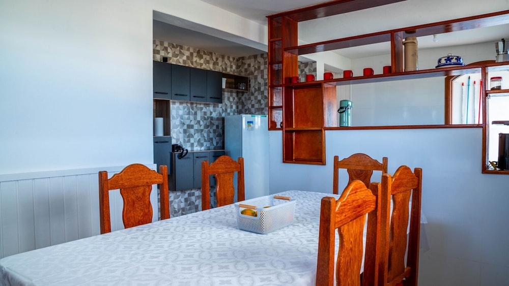 Casa com Lareira Wi-fi e Varanda com Vista