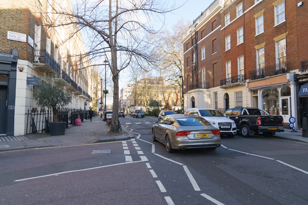Hyde Park Place