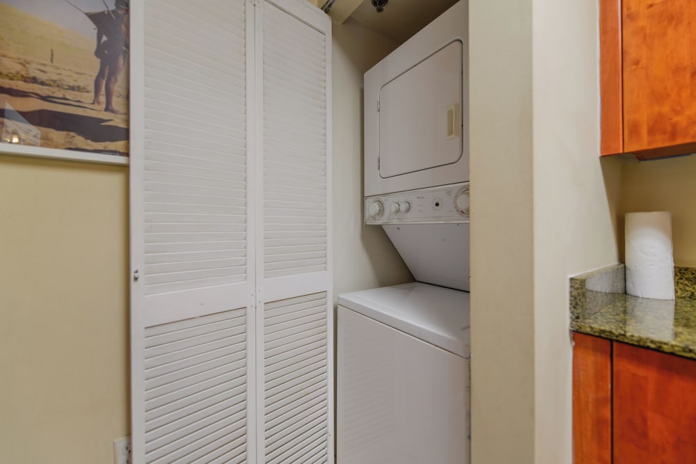 Modern Comfort in the Heart of Brickell