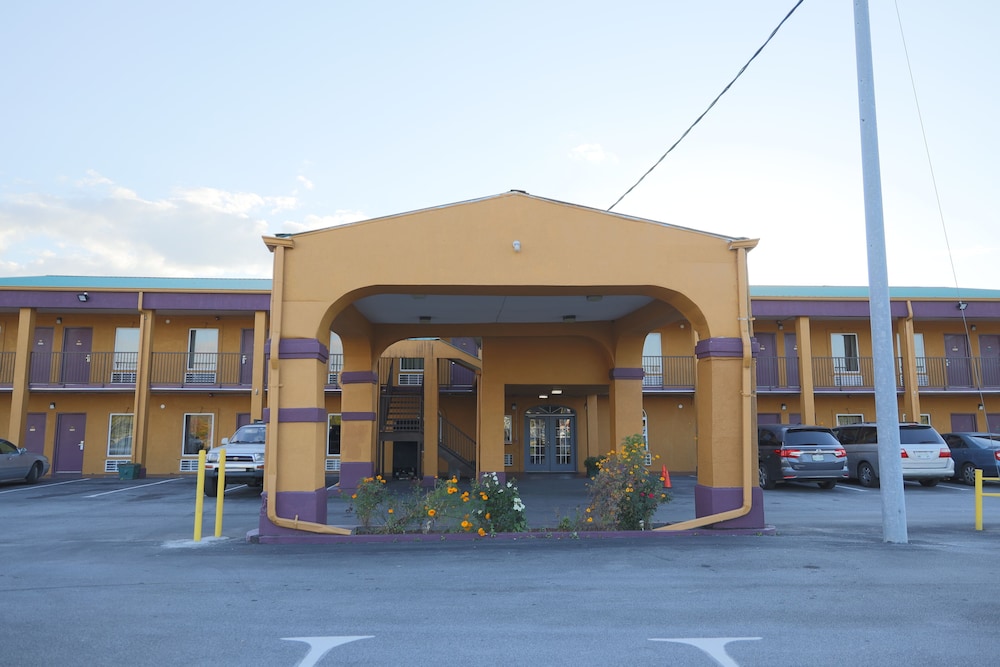 Travelers Inn