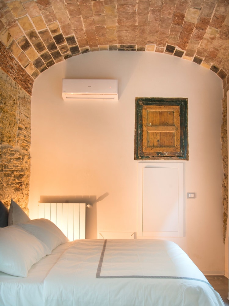 Stylish Home in Front of Casa Professa