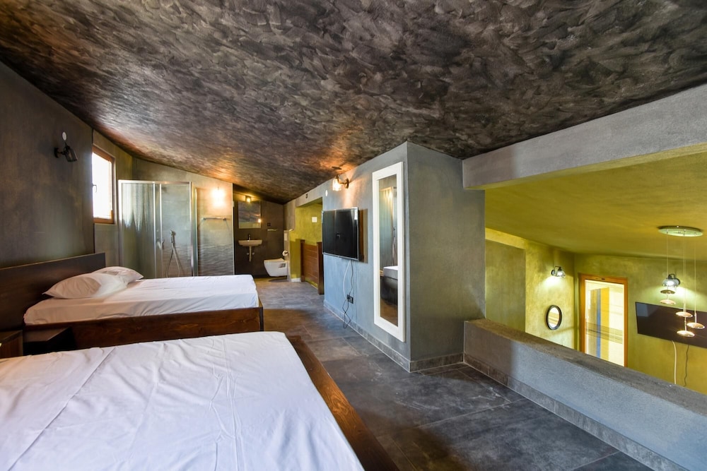 Authentic Flat w Sea View in Bar Montenegro view 5