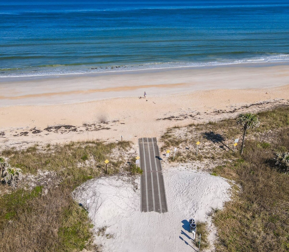 Beach Home w Heated Pool Free Golf Cart
