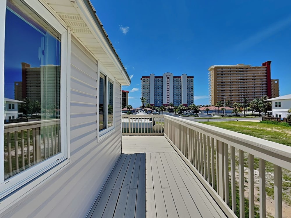 PC Beach Retreat D by Resort Collection