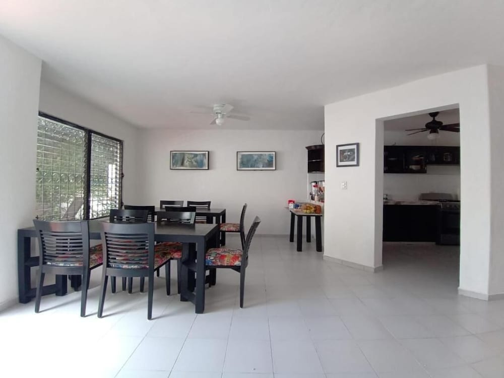 Las Palmas Hostal - Hostel