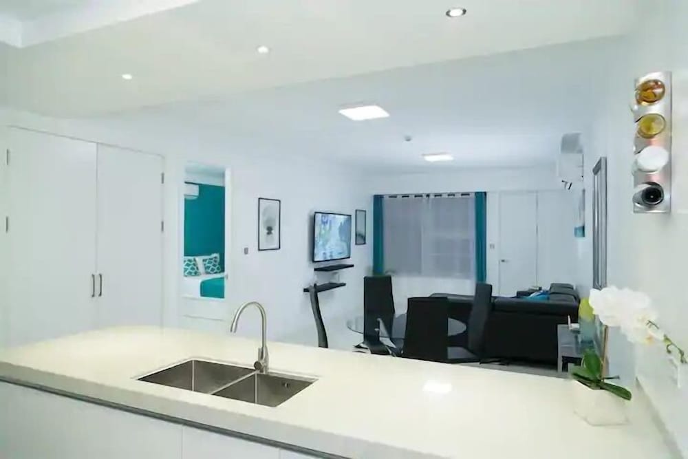 Apartment with roof top pool