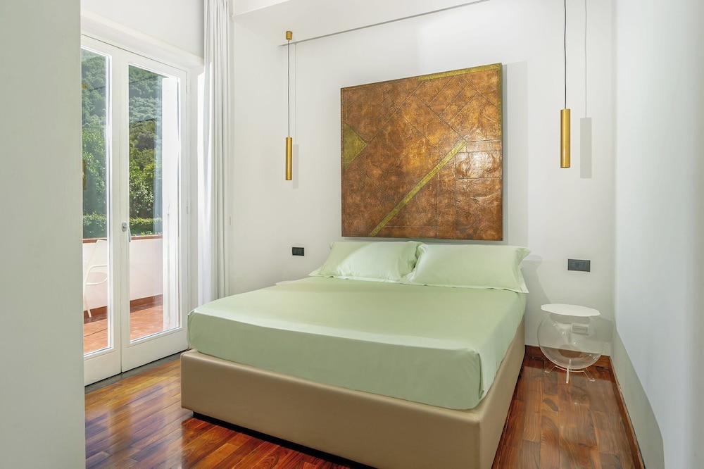 Luxury Levaina Villa, Sleeps 8 on the Amalfi Coast