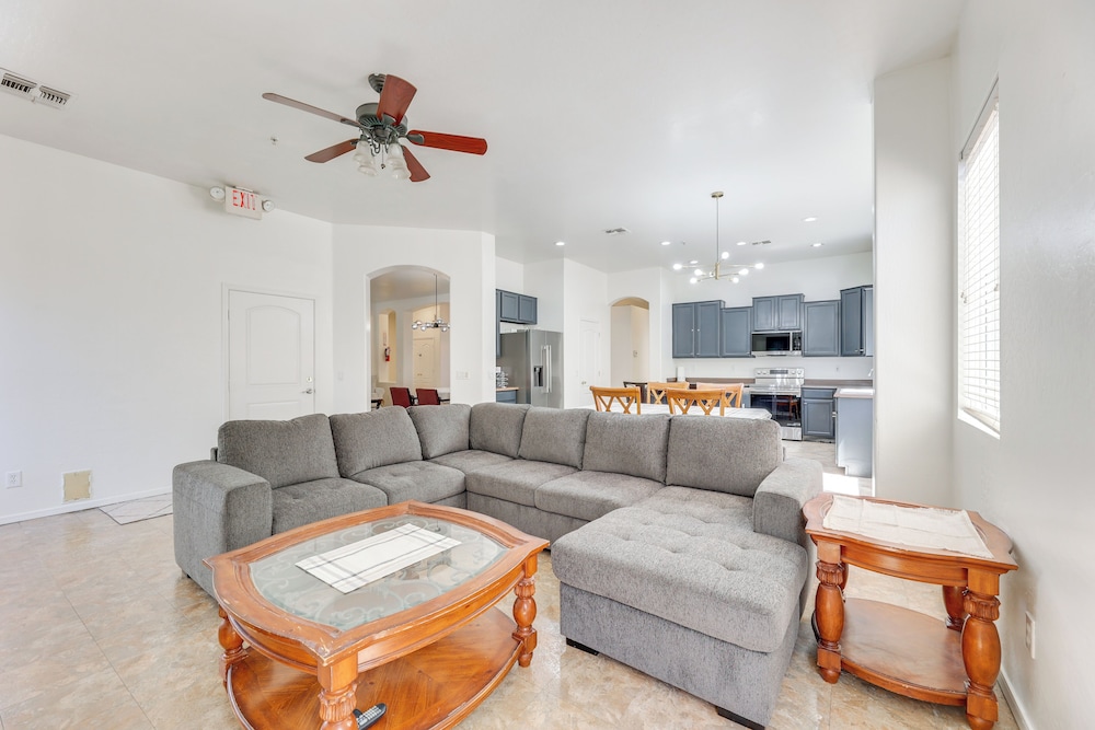 3 Mi to Santan Village: Home w/ Covered Patio