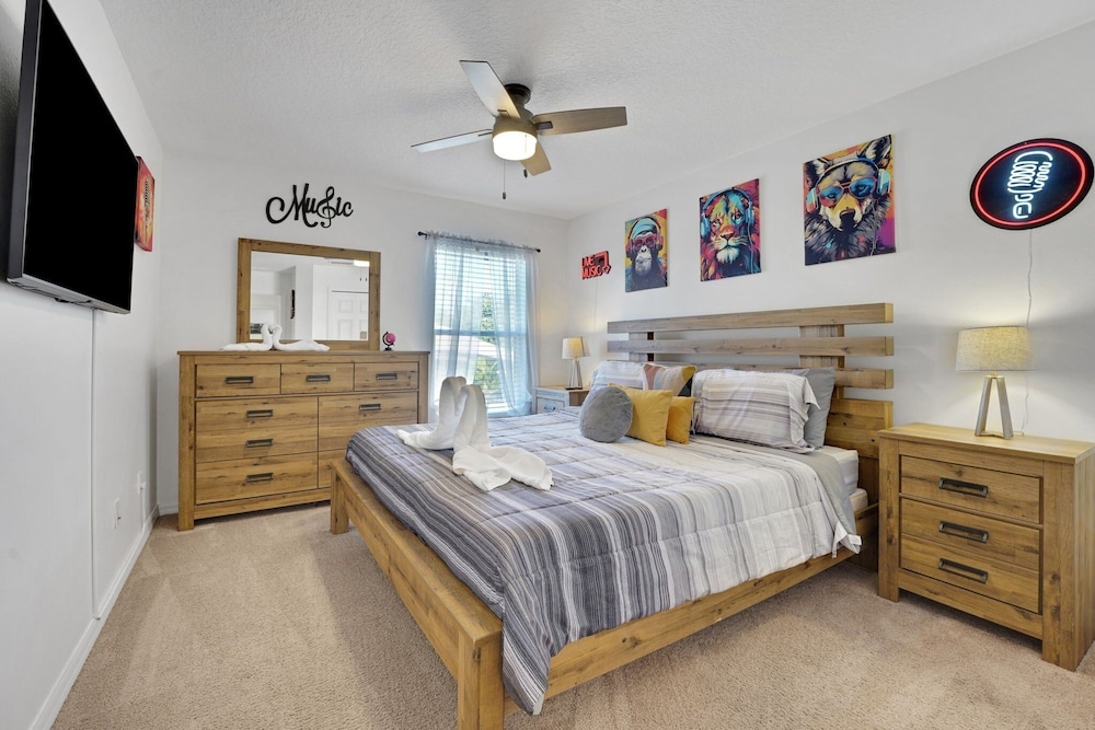 310hc-west Haven 5 Bedroom Home