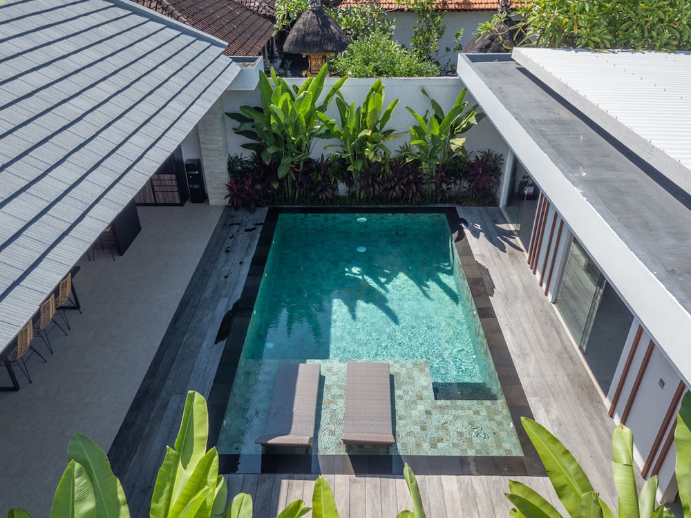 Villa Lys by Alfred in Bali - Charming 3BD Villa w Pool View Near Berawa Beach