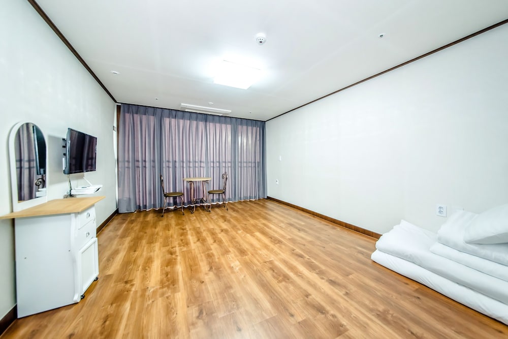 Rejina Pension