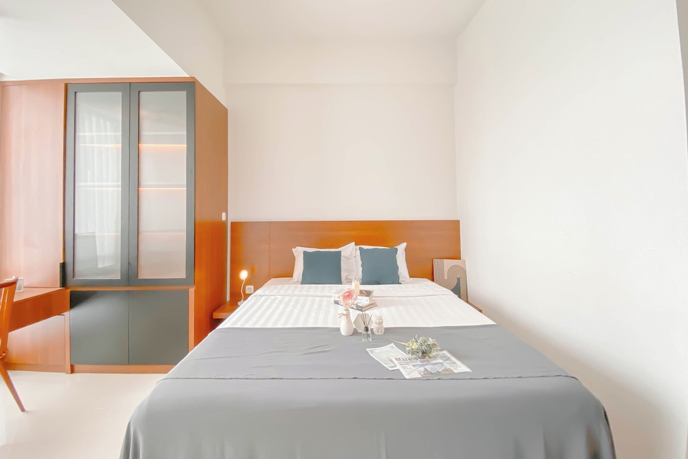 Strategic And Homey Studio At Lrt City Bekasi Apartment