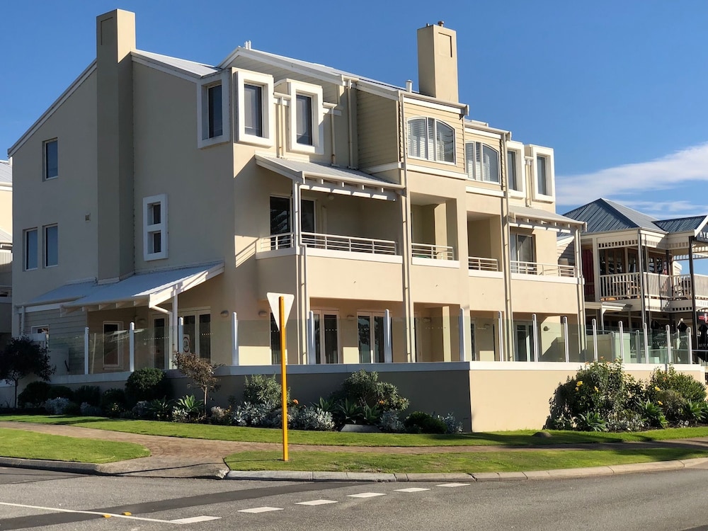 Castlereagh on Middleton - Apartment 4
