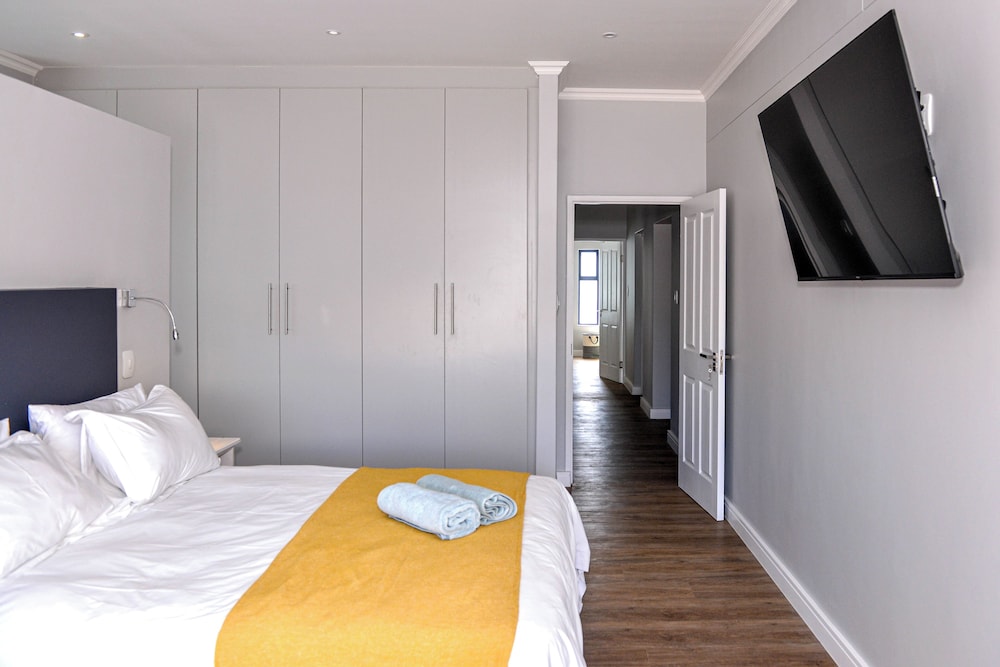 Bessie on Vondeling - Relax in Style at Bessie, Langebaan's Coziest Holiday Home