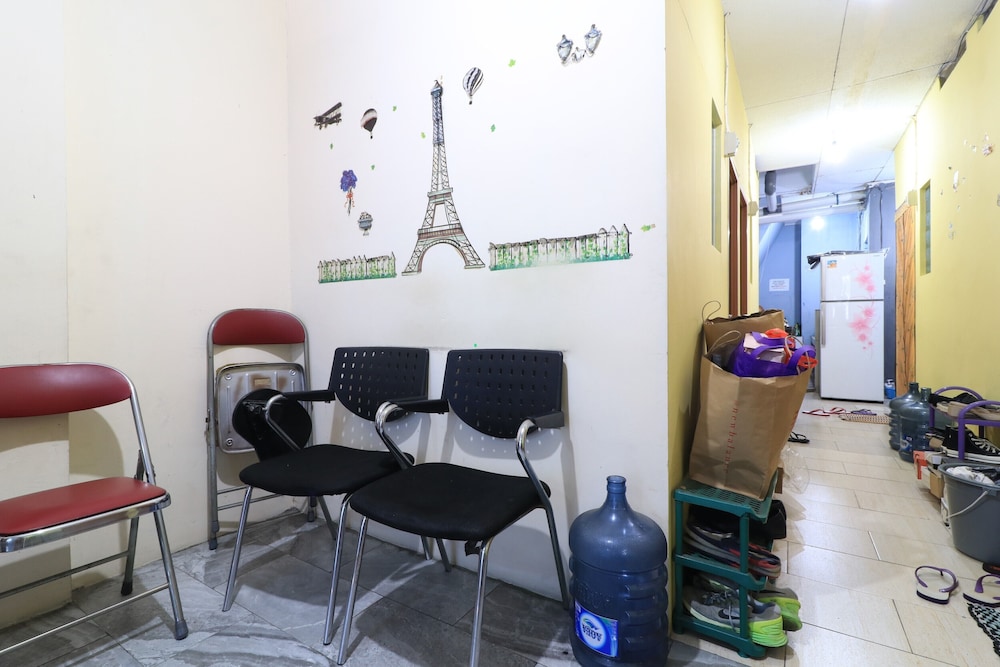 Eiffel Residence Batu Tulis 35A1 - Female Only view 2