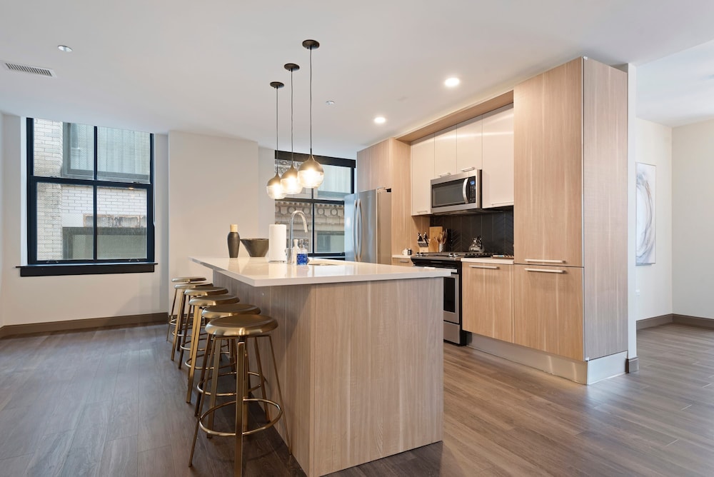 Central Location Exclusive Apts for Large Groups