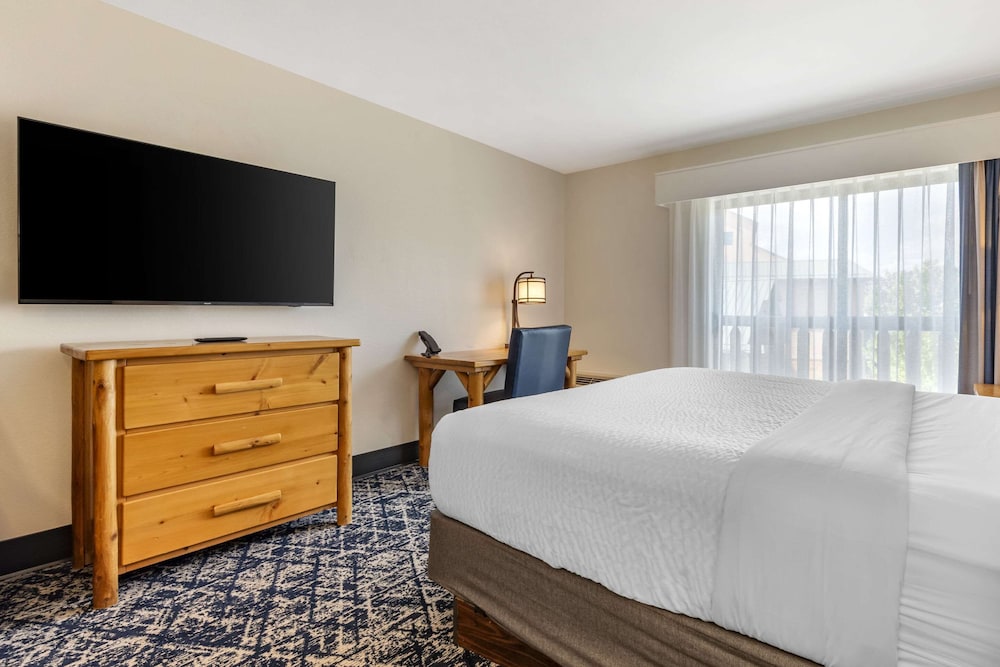 Three Bears Waterpark Resort Near Tomah, Ascend Collection Hotel