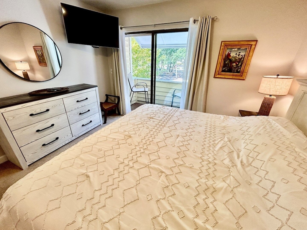Sealoft 4 2 Bedroom Home by RedAwning view 2