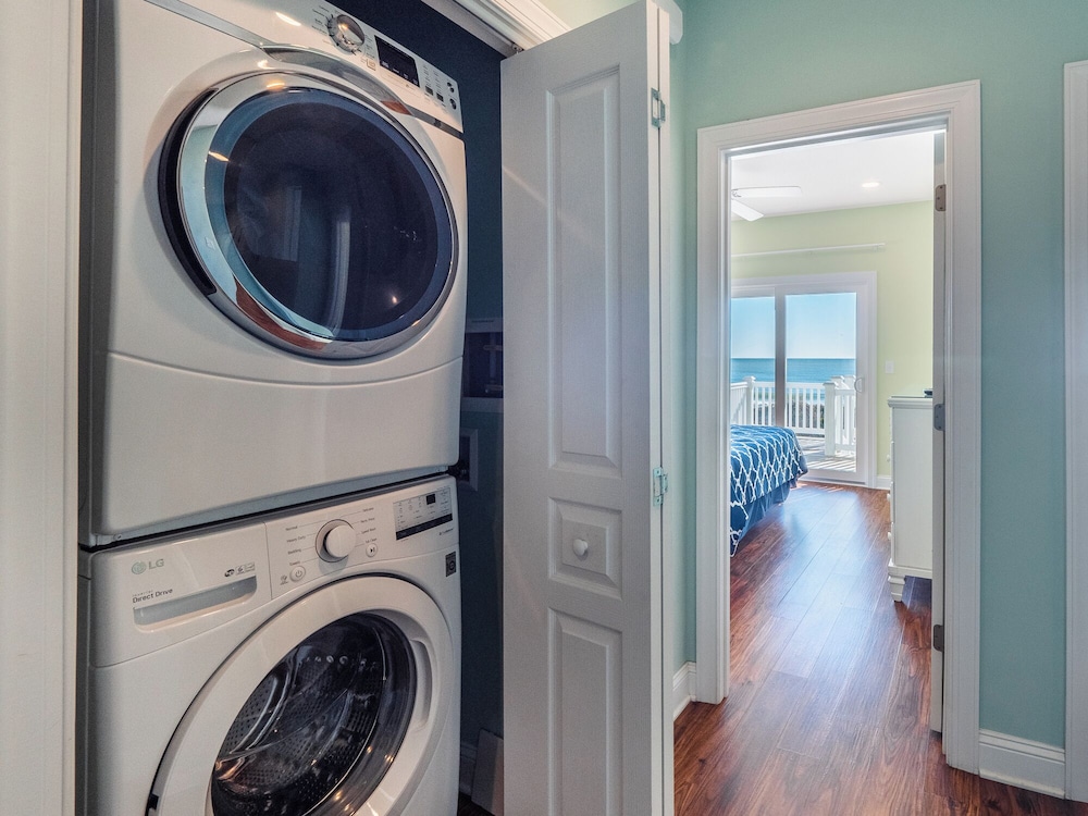Sandy Feet by Topsail Realty