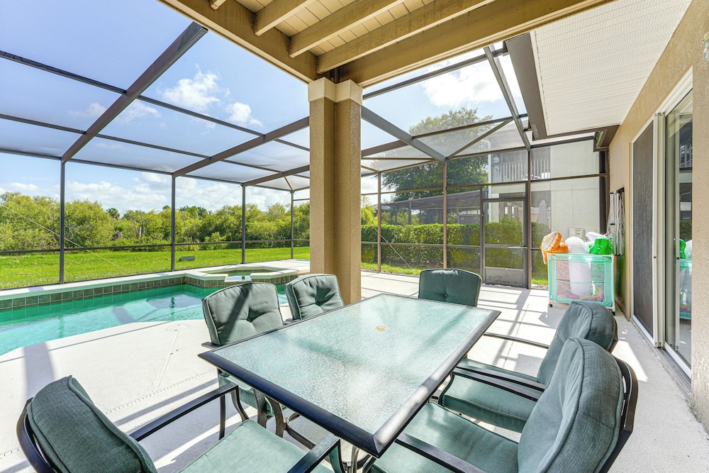 Pool, Games + Family Fun! Davenport Home by Disney