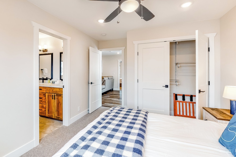 Crooked River 10 A - Entire Home!