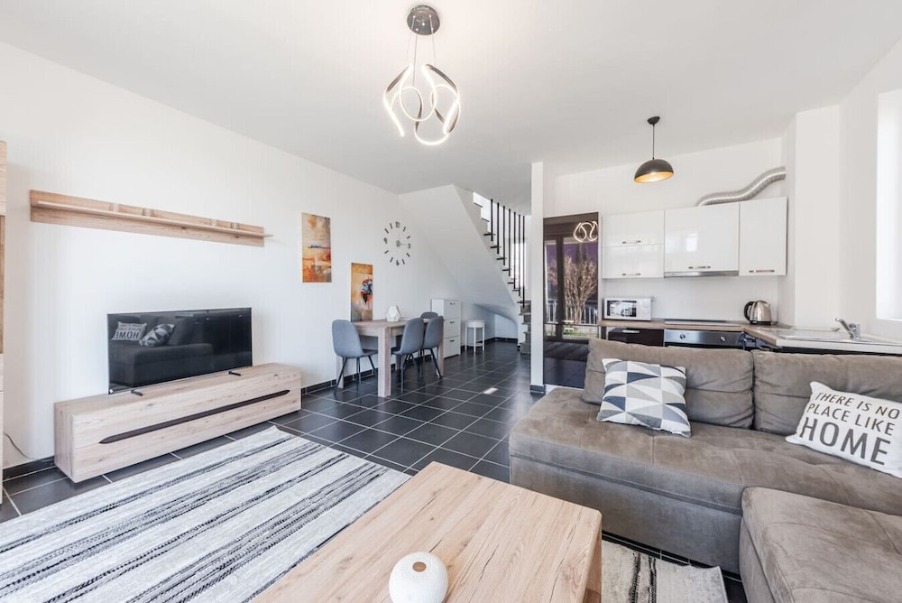 Coastal Haven Talea in Tale