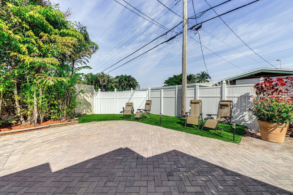 3 Mi to Shore: Couples Getaway in Lighthouse Point