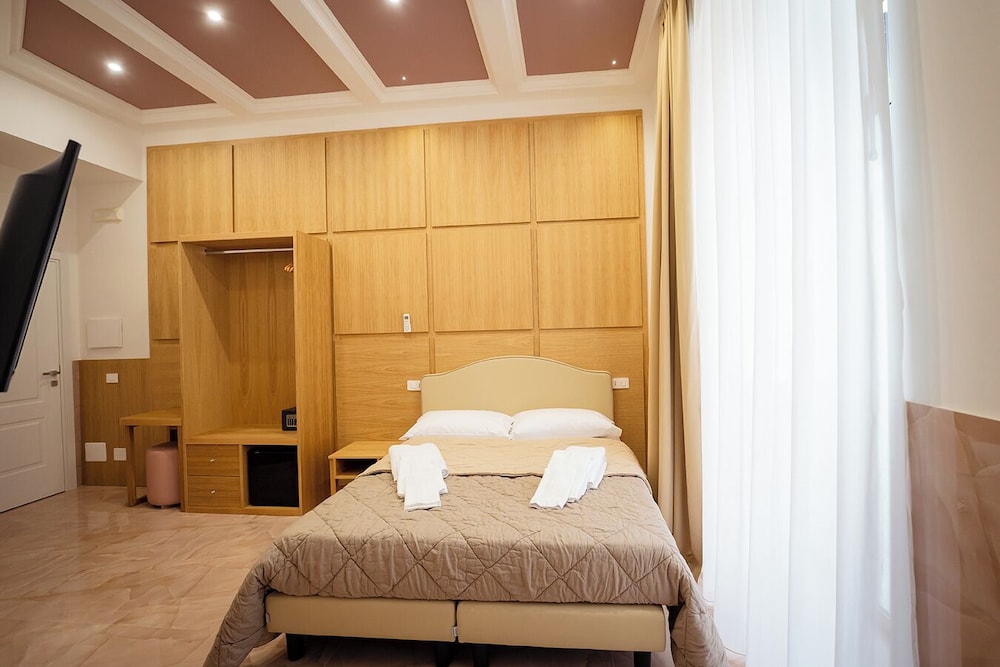 P.C. BOUTIQUE H. LIFESTYLE NAPOLI CENTRO by ClaPa Group Dislocated Hospitality