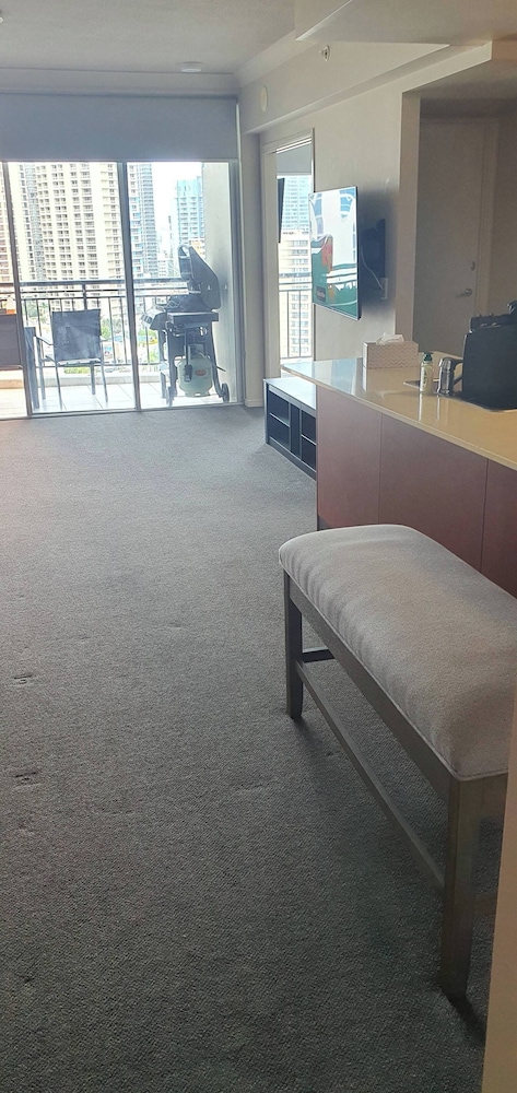 Chevron Tower3 has 2bedrooms 2beds With Car Park